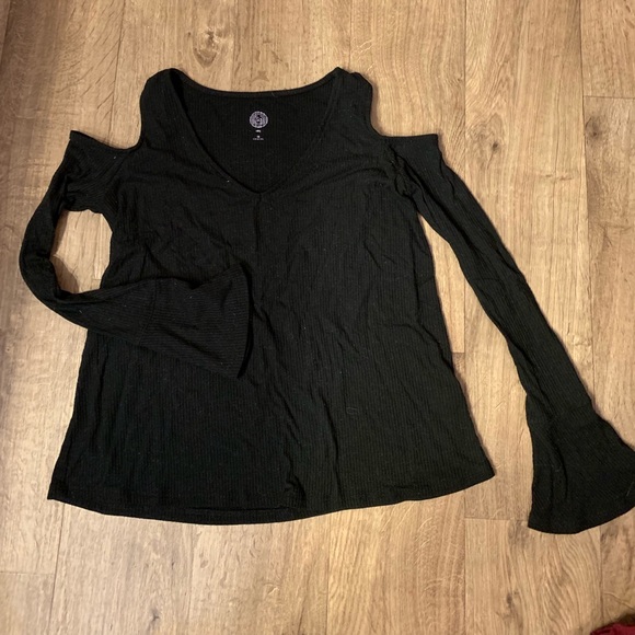 Tops - Picture 5 of 8